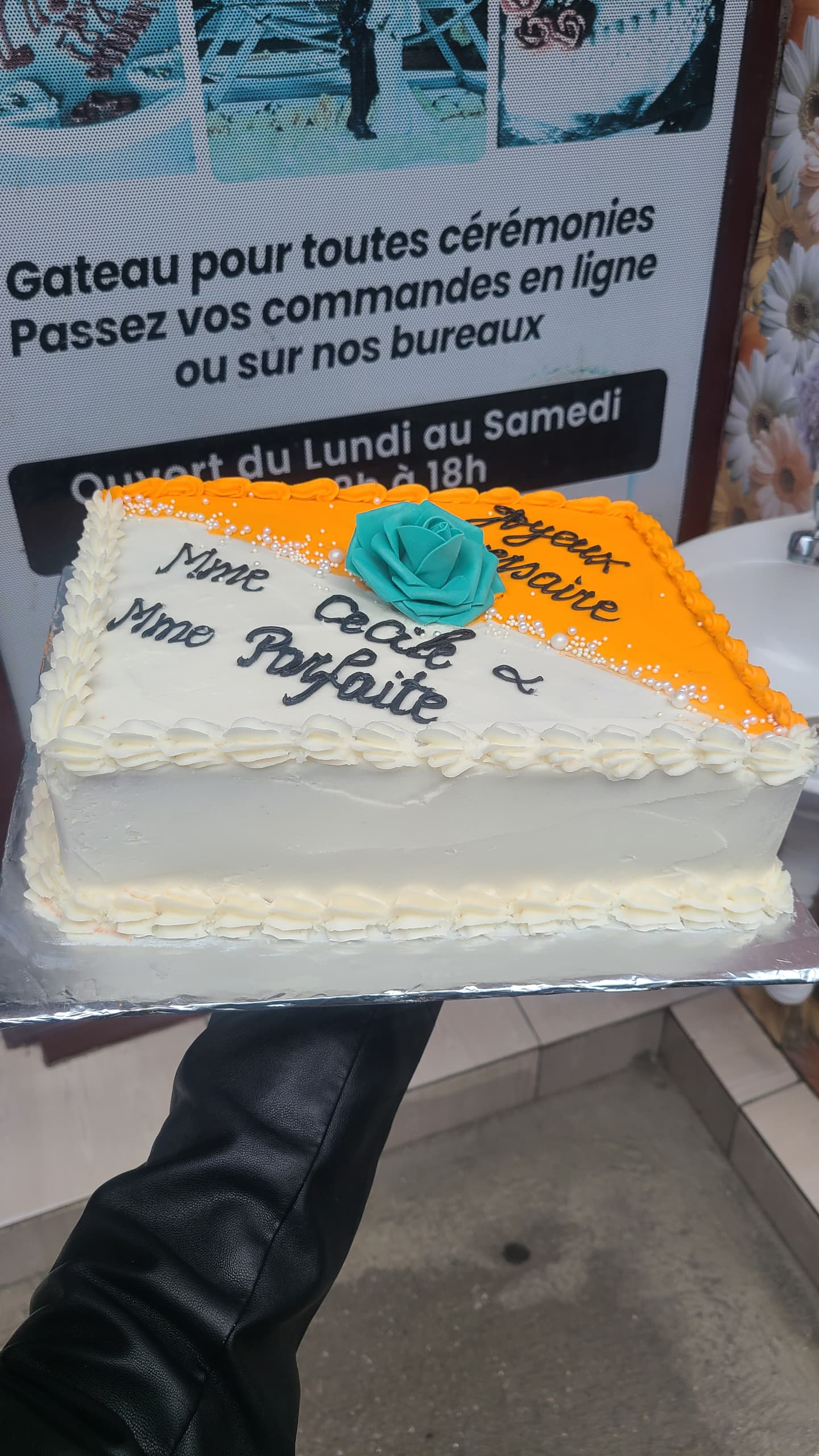 Gateau forme rectangulaire special pour anniversaire