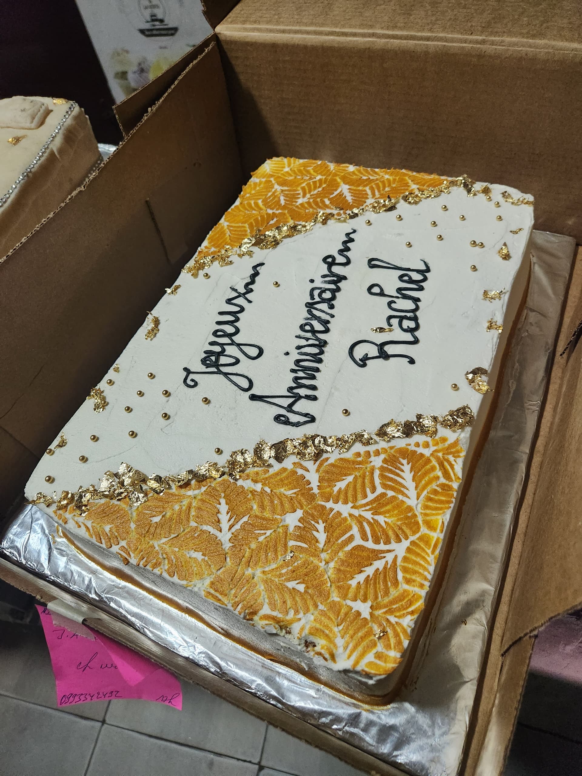Gateau sur plat special pour anniversaire